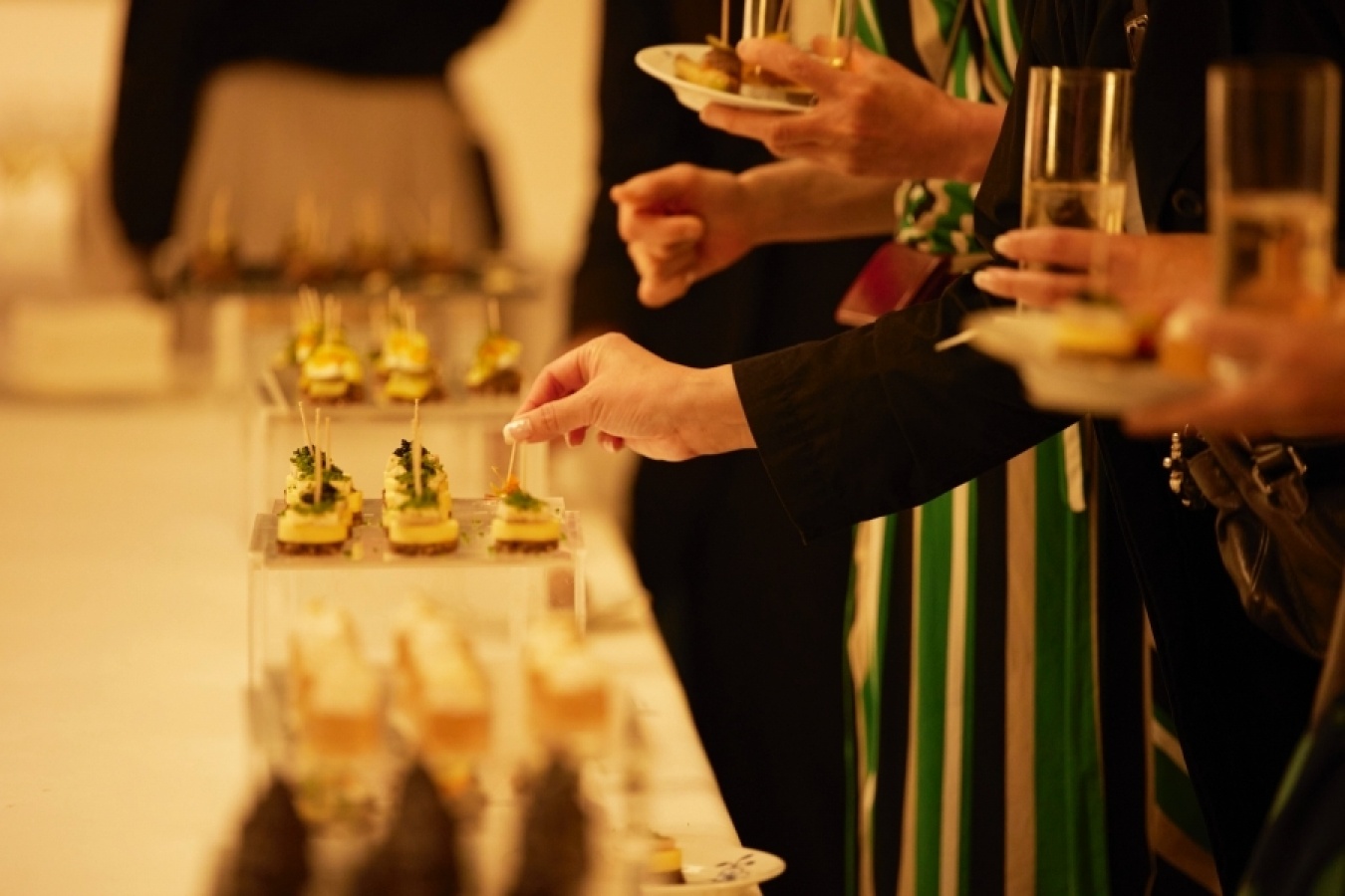 STAUNING WHISKYに合わせて、ライ麦やサーモンなどデンマークの食材を使ったフィンガーフードがふるまわれた。カナッペに使われたライ麦パンとウイスキーの相性は特にぴったり。