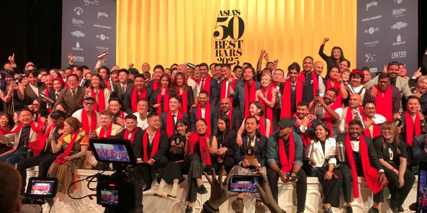 Asia's 50 Best Bars 2025 発表！
香港「BAR LEONE」が2年連続No.1
日本トップは「BenFiddich」、熊本の新星「夜香木」も！