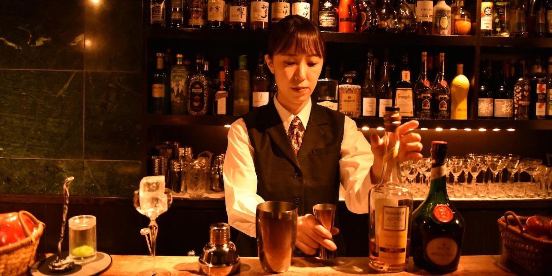 どりぷらが注目する若手バーテンダー!Vol.1
名店「BAR石の華」の期待の若手、川島彩さん。
<前編>
