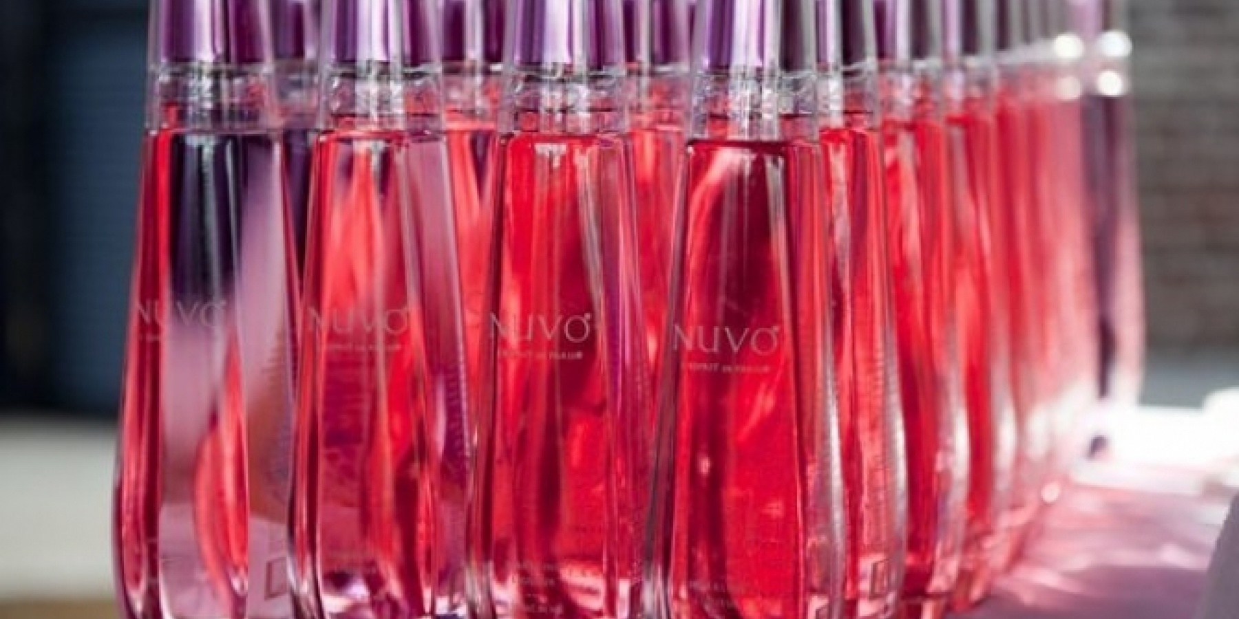 全米で話題沸騰! 世界初の
スパークリングウオッカ「NUVO」。