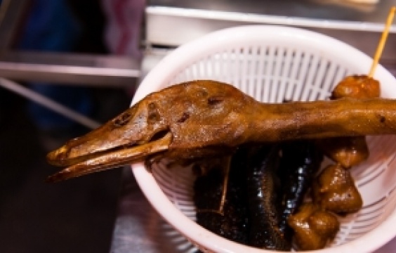 台湾で大人気の肴はコレ!
屋台料理の「ルーウェイ」とは!?