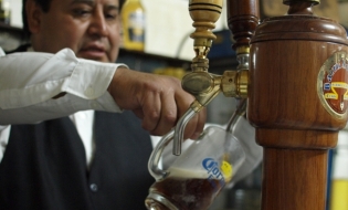 メキシコビールを飲み比べ！
カンティーナツアーに潜入！