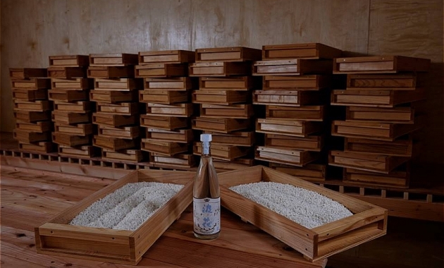 日本人夫婦がハワイで本格焼酎造り。
ハワイ産芋焼酎「波花」誕生ストーリー！
